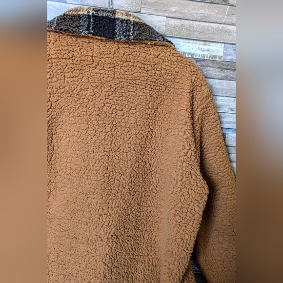 Sunshine & Rodeos Sherpa Teddy Jacket With Plaid Detailing - Picture 14 of 15